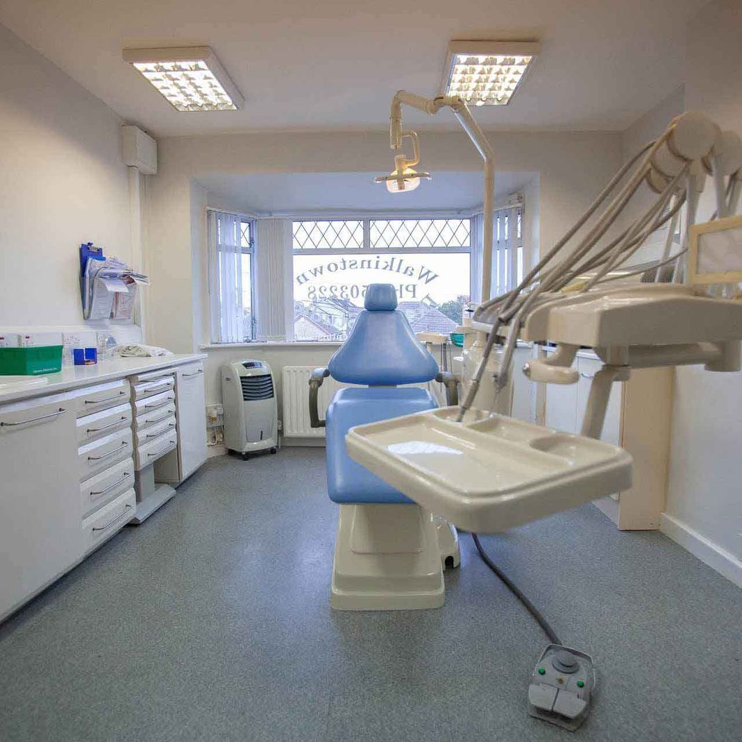 Straight Angle of our dental clinic chair and tool table